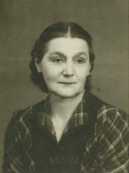 KKE 5385.jpg - Fot. Portret. Stanisława Witajewska-Białyńska (z domu Kędziora) – młodsza siostra (o 15 lat) Leokadii Leśnik, lata 50-te XX wieku.